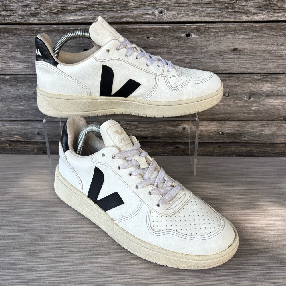 VEJA V-10 Leather Sneaker womens size 8